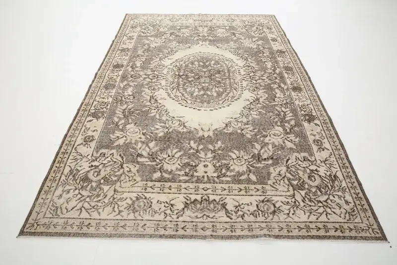 Xluez Vintage Distressed Medallion Rug — view 3